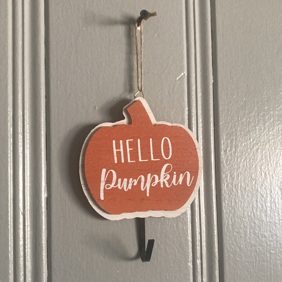 NWT- Set of Hello Pumpkin Decorations- Wood Rolling Pin Sign & Wall Hanger Hook - Picture 4 of 16